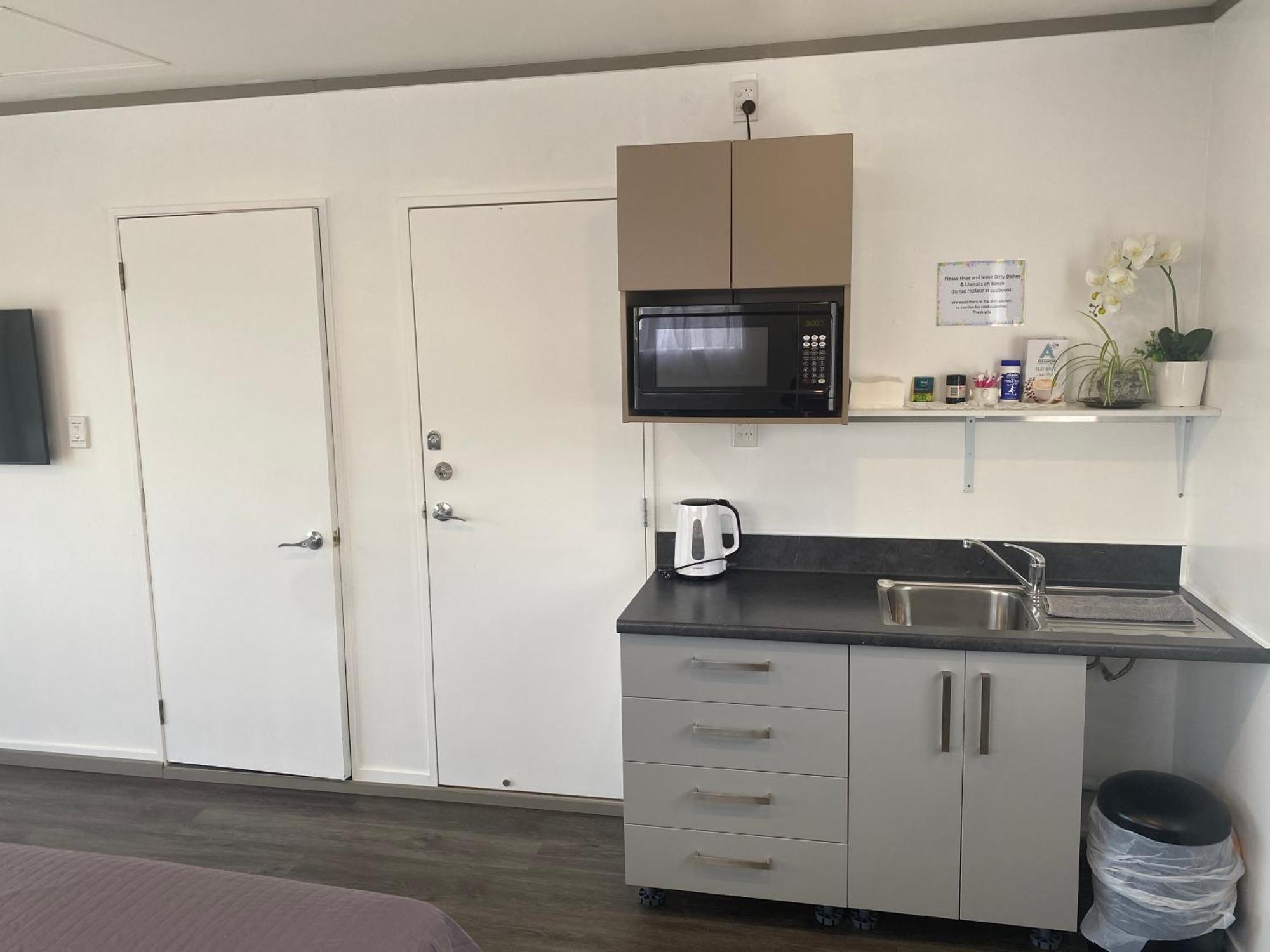 Self Contained En-Suite Private Bathroom, Private Entrance, Close To Shops & Hospital Homestay Hamilton Bagian luar foto